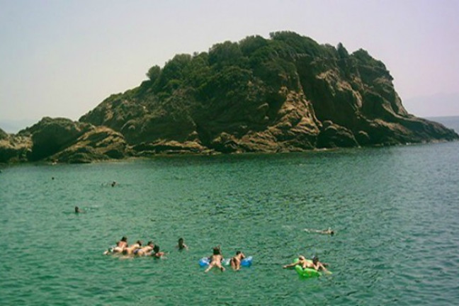 PICNIC BOAT TRIP